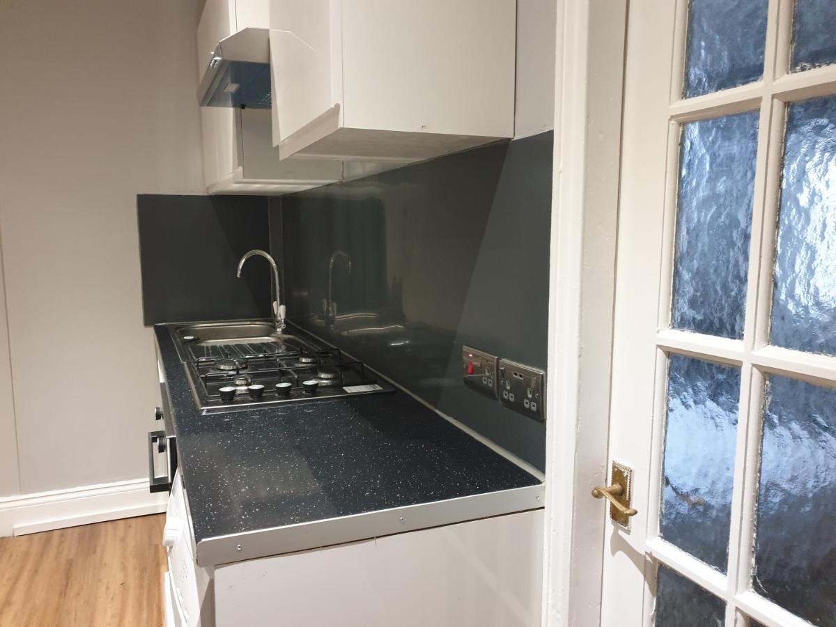 Lovely 1 Bedroom Flat High Barnet 3 Mins Away Exteriör bild
